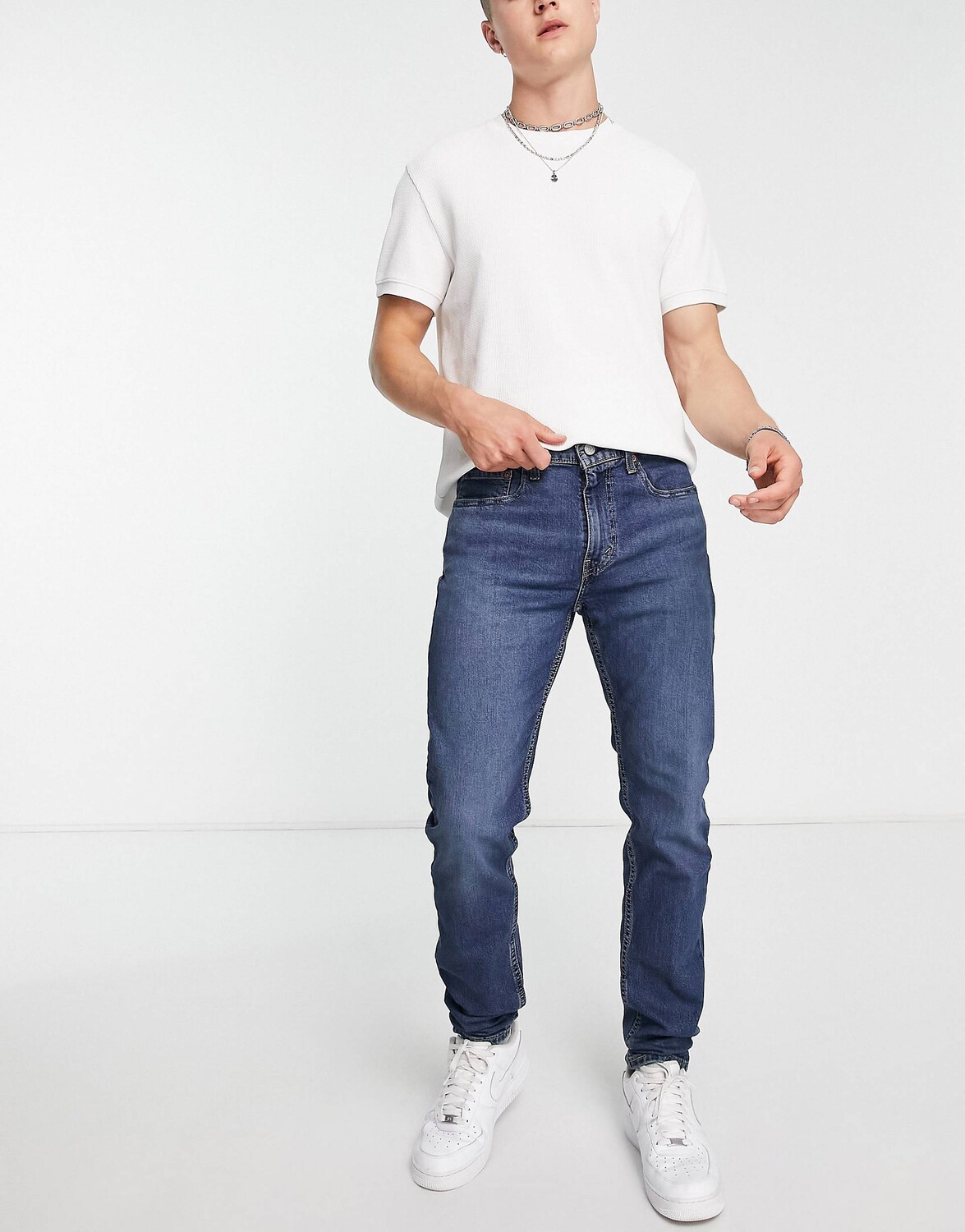 

Узкие зауженные джинсы Levi's 512 темно-синего цвета