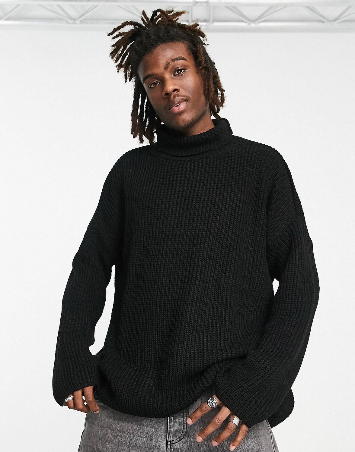 

Черный вязаный джемпер оверсайз с воротником-трубой ASOS DESIGN