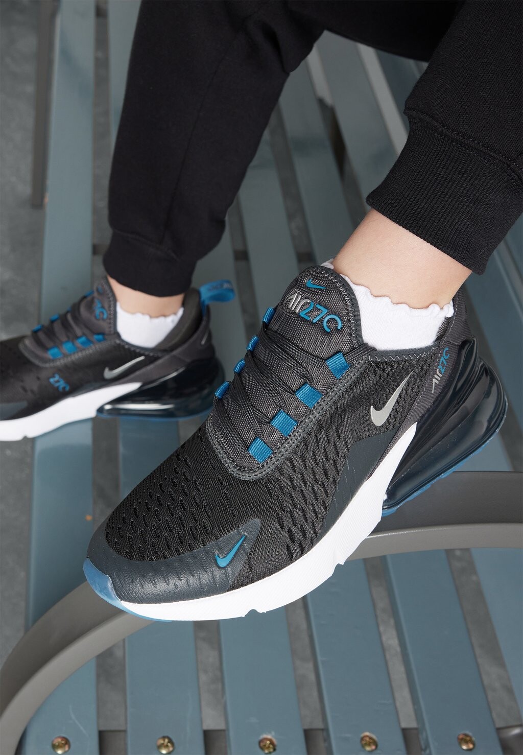 

Низкие кроссовки Air Max 270 Unisex Nike, цвет anthracite/metallic silver/industrial blue/white