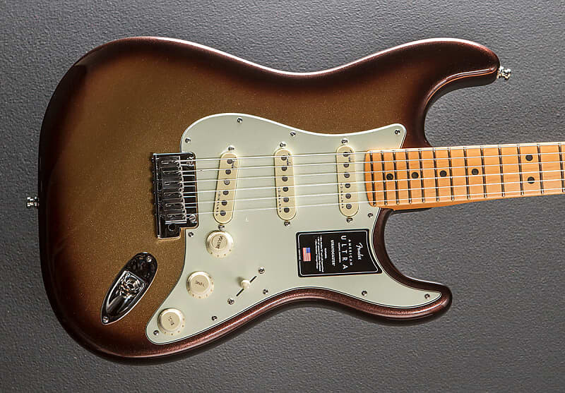 

American Ultra Stratocaster - Mocha Burst с кленом Fender American Stratocaster – w/Maple