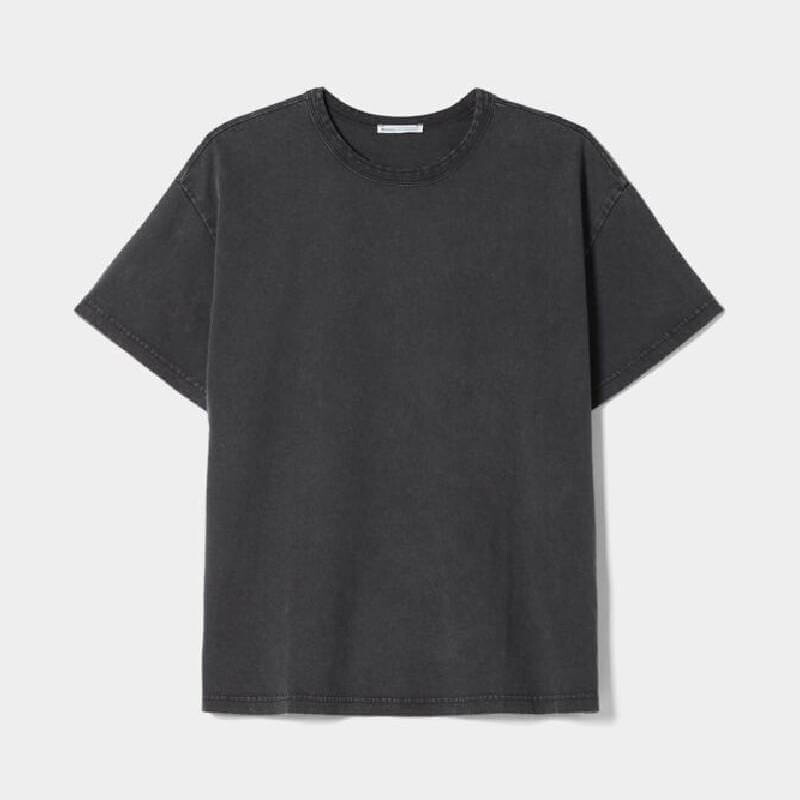 

Футболка Bershka Oversized, черный линялый