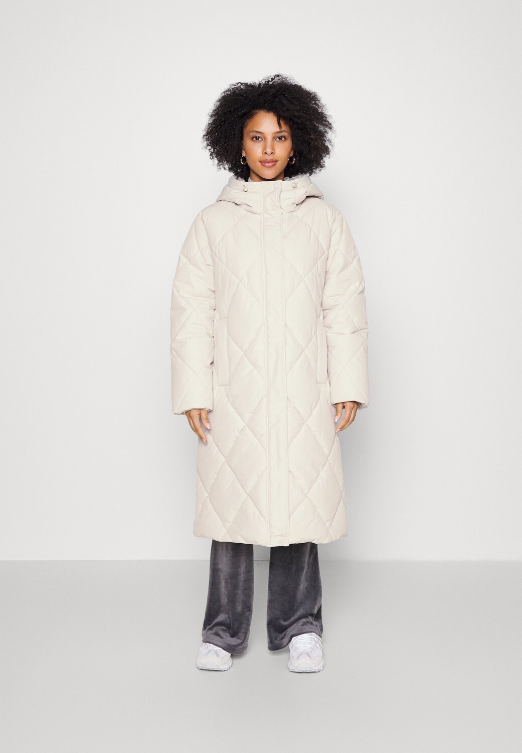 

Пальто классическое Vero Moda Petite, кремовый
