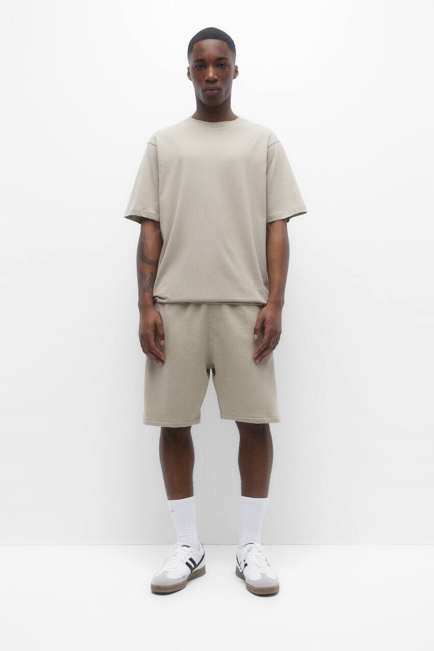 

Пакет из футболки и шорт-бермуд Pull&Bear, бежевый