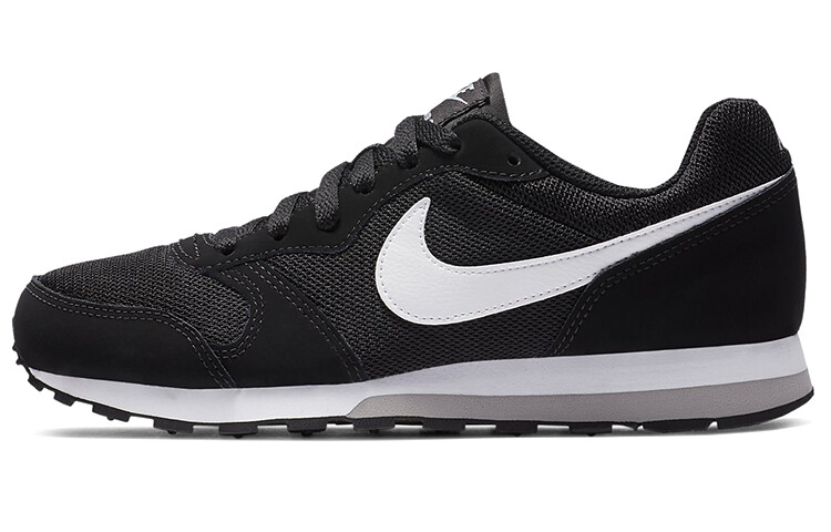 

Женские кроссовки Nike Md Runner белый/черный