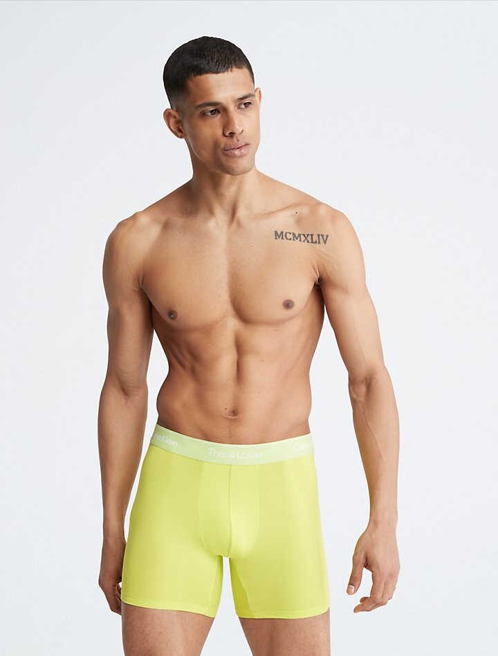 

Тональные трусы-боксеры Pride This Is Love Calvin Klein, лайм