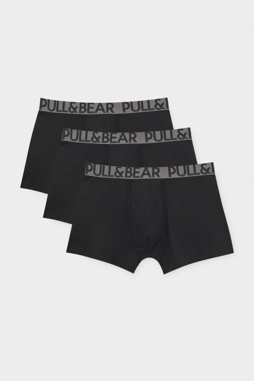

В упаковке 3 боксера. Pull&Bear