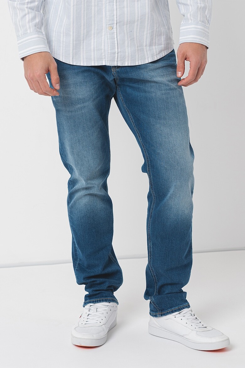 

Стандартные джинсы с эффектом потертости Tommy Jeans, синий