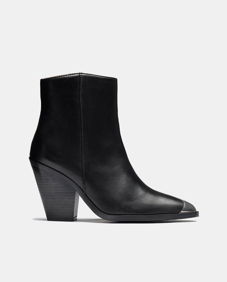 

Женские кожаные ботильоны Liz с металлическим носком IT Shoes, черный