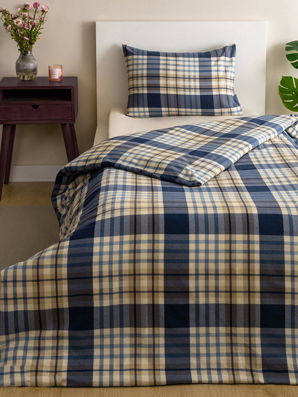 

Комплект пододеяльников с клетчатым узором LCW Home