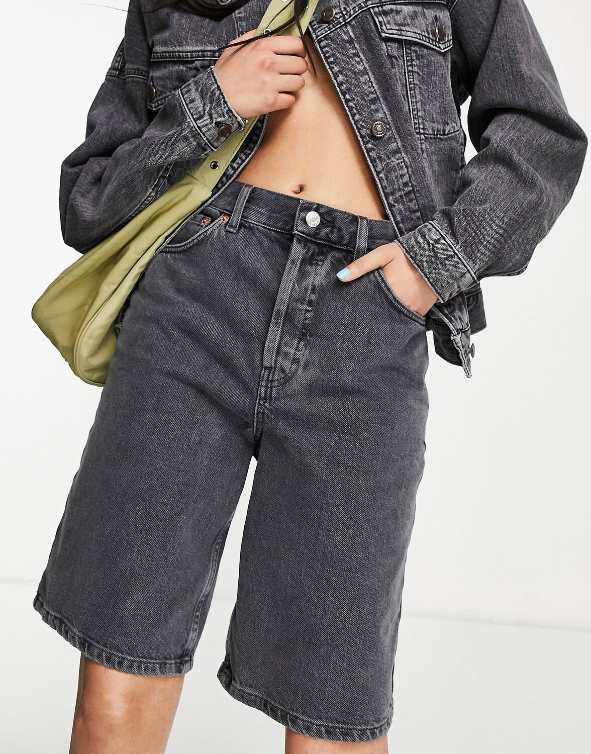 

Черные джинсовые шорты Topshop Editor