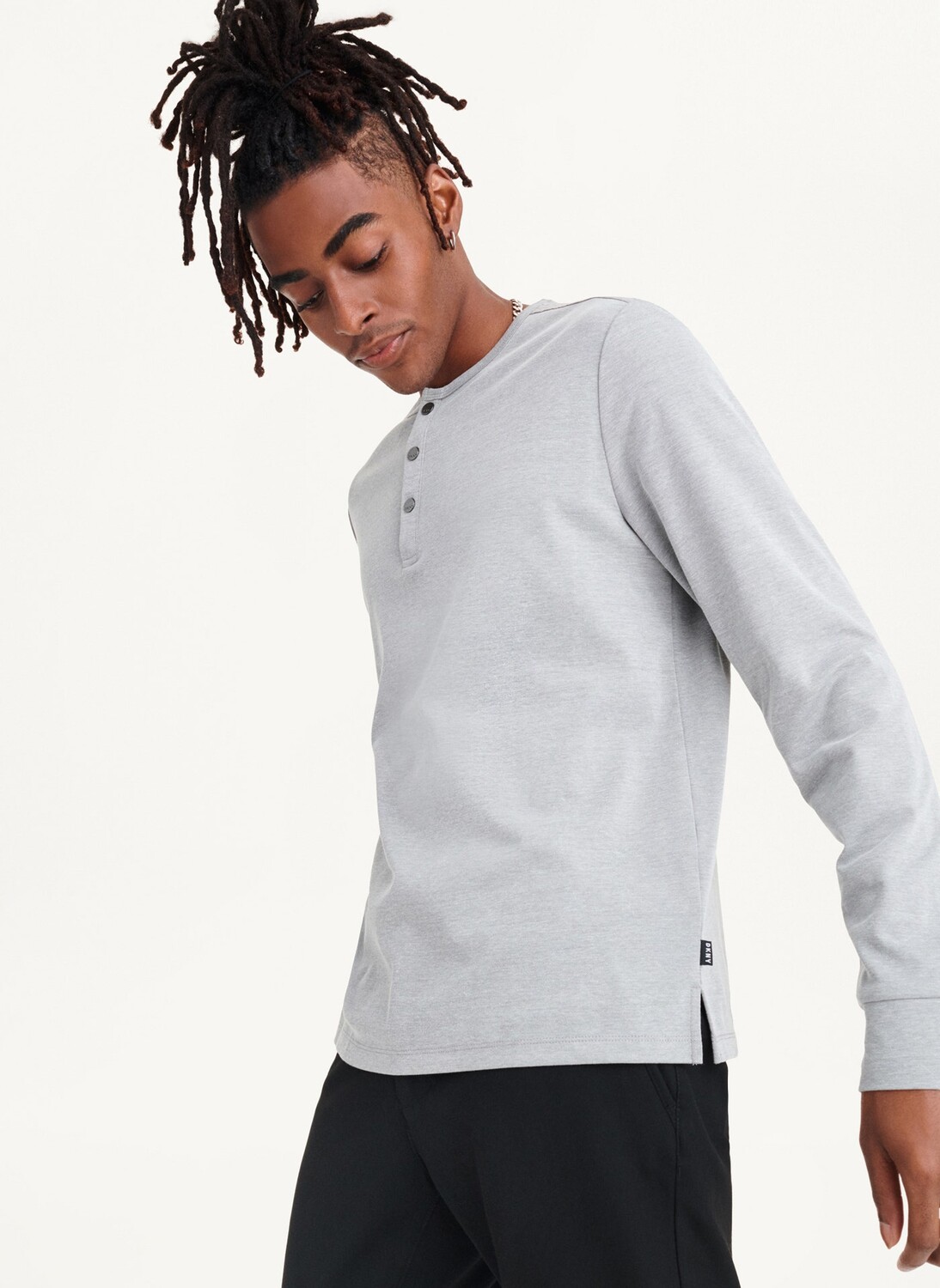 

Лонгслив Henley DKNY