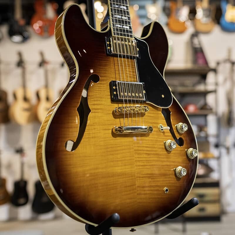 

Yamaha SA2200 Semi Hollow, Электрогитара с двойным вырезом - Violin Sunburst