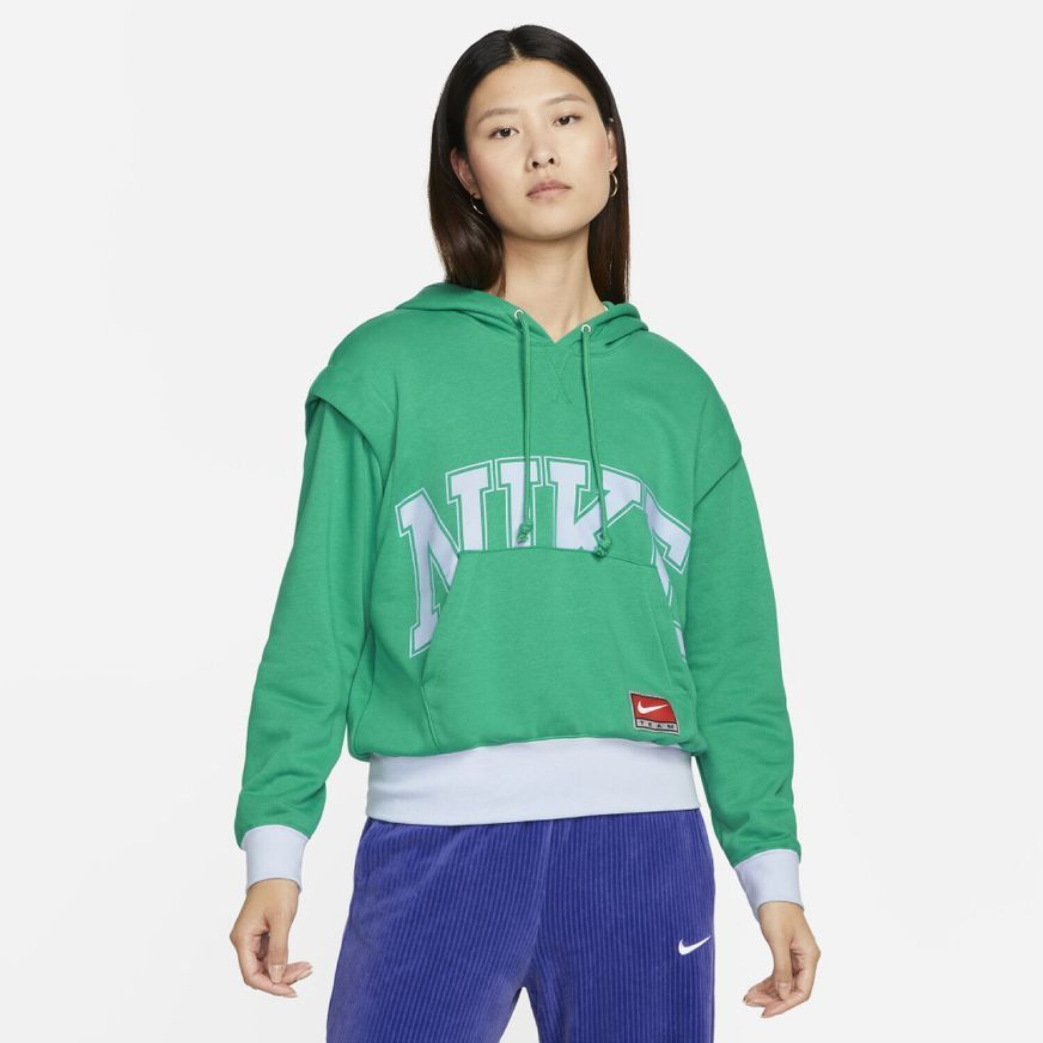 

Худи Nike Sportswear Team Fleece, зеленый/белый