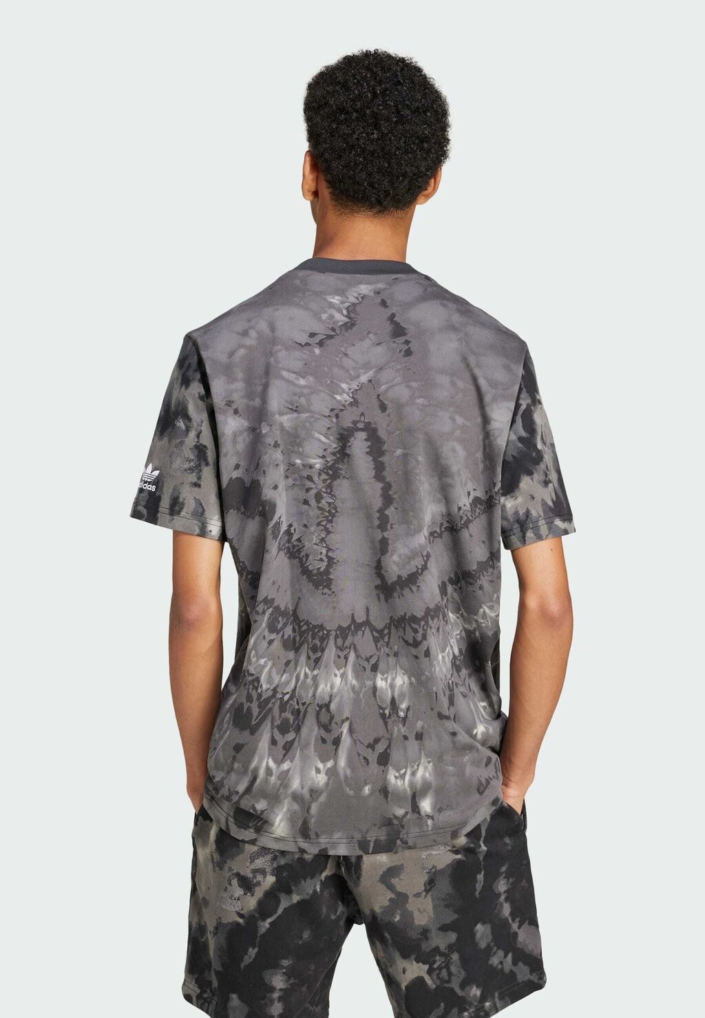 

Футболка с принтом Tee adidas Originals, черная
