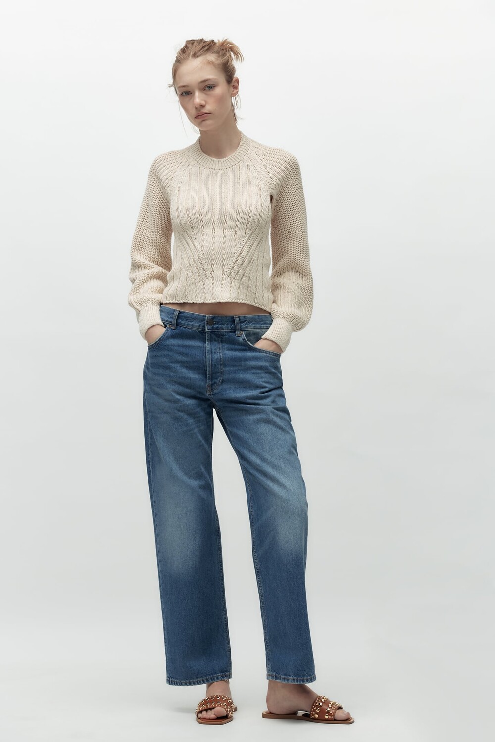 

Сандалии с заклепками ZARA