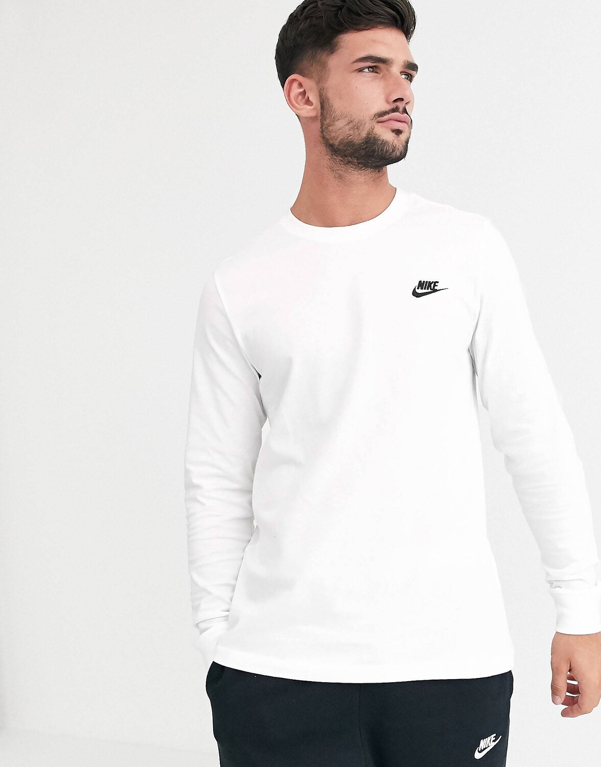 

Белая футболка с длинным рукавом Nike Club