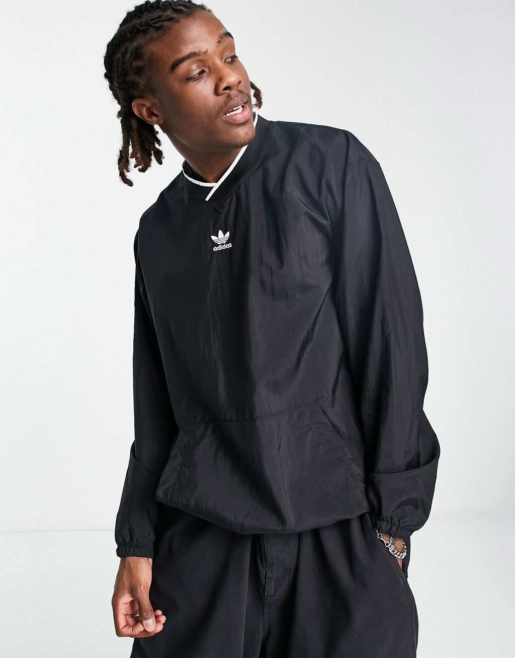 

Черный тканый свитшот adidas Originals Rekive