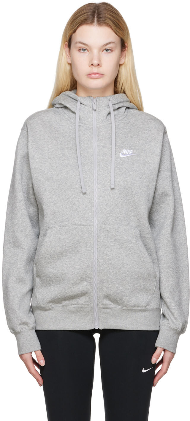 

Серый худи Sportswear Club Nike