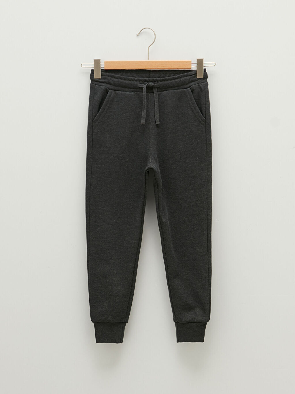 

Спортивные штаны Jogger для мальчиков с эластичной резинкой на талии LCW Kids