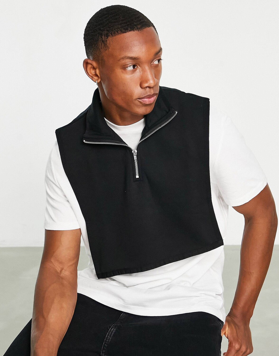 

Черный нагрудник оверсайз с молнией ASOS DESIGN
