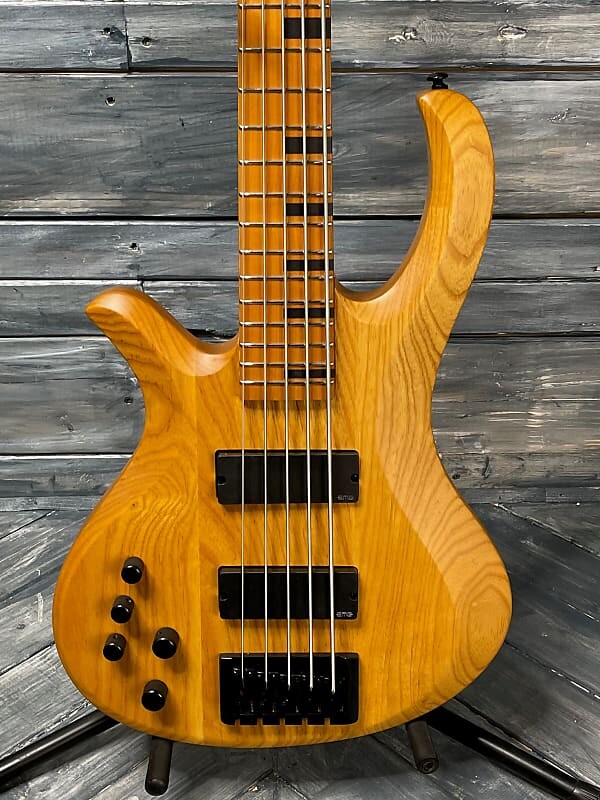 

Schecter Left Handed Riot-5 Session LH - Aged Natural Satin (ANS) #2857 Left Handed Riot-5 Session LH - (ANS) #2857