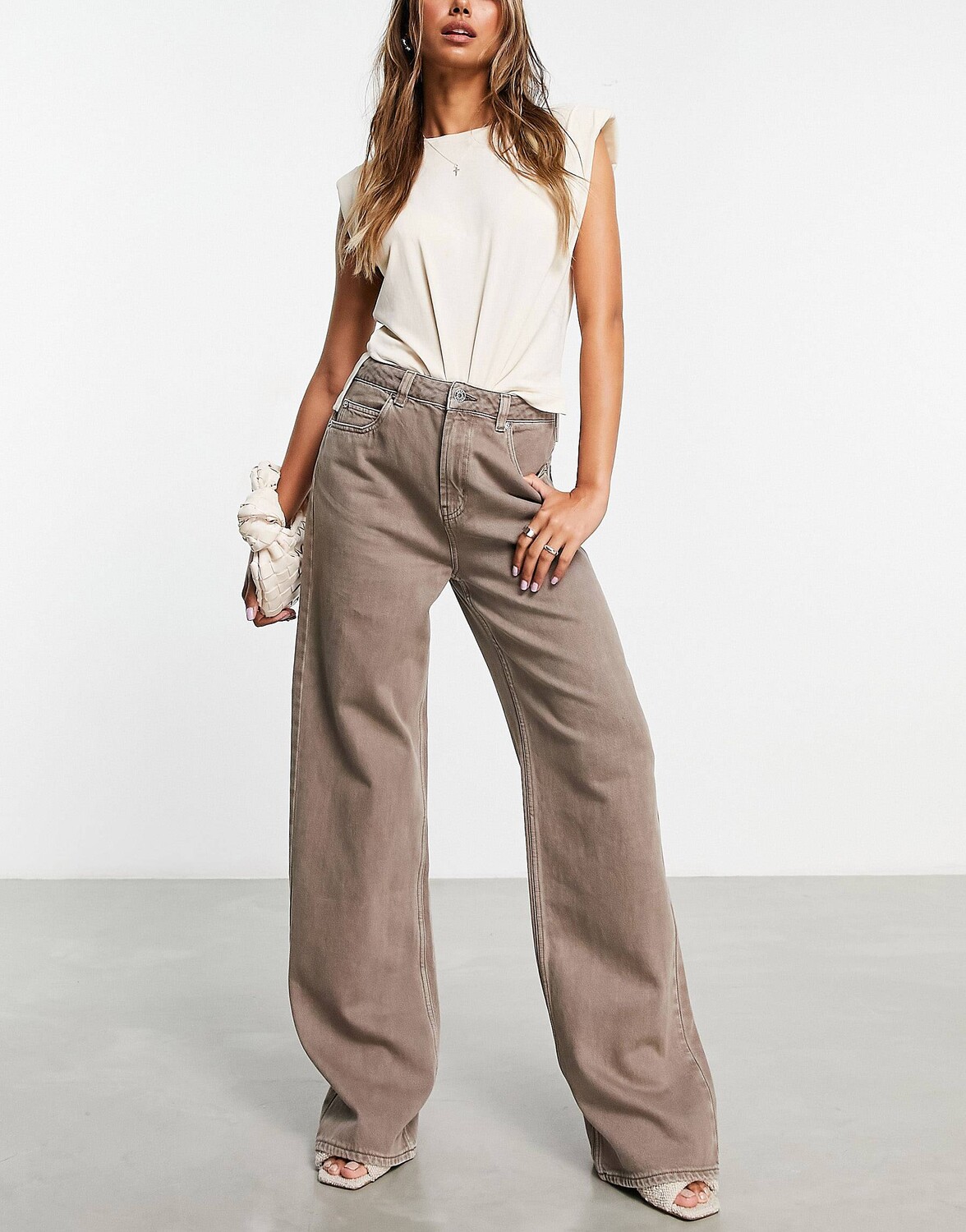 

Коричневые выбеленные джинсы ASOS DESIGN