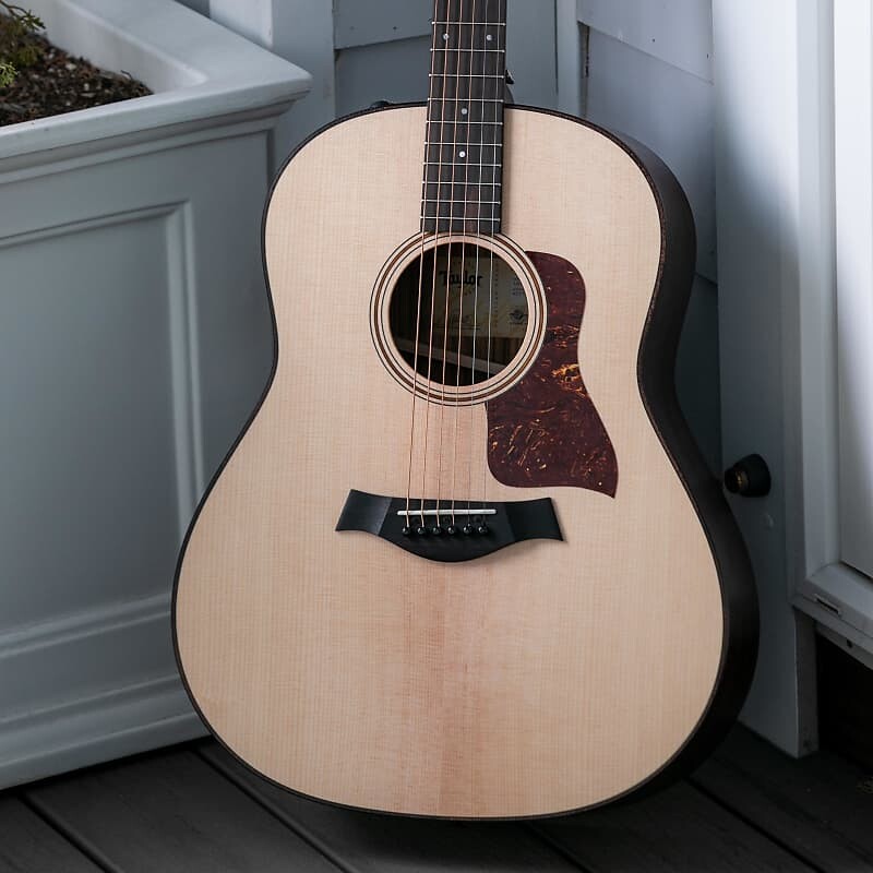 

Акустическая электрогитара Taylor American Dream AD17e
