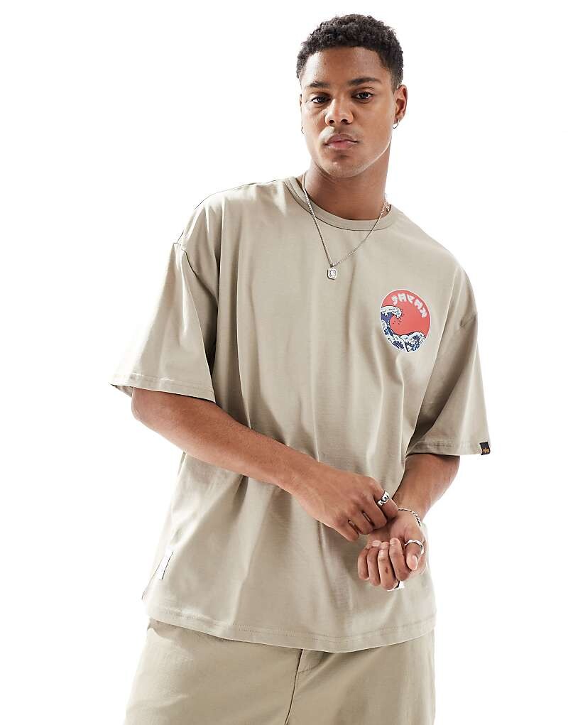 

Alpha Industries – Повседневная футболка винтажного песочно-бежевого цвета с японской графикой волн и воинов