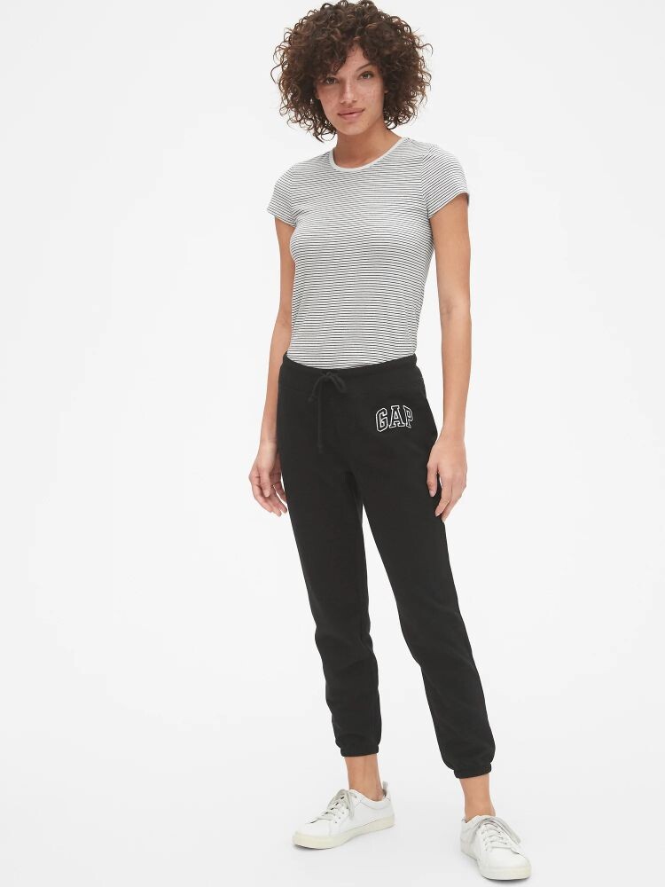 

Спортивные брюки на флисовой подкладке Gap, черный