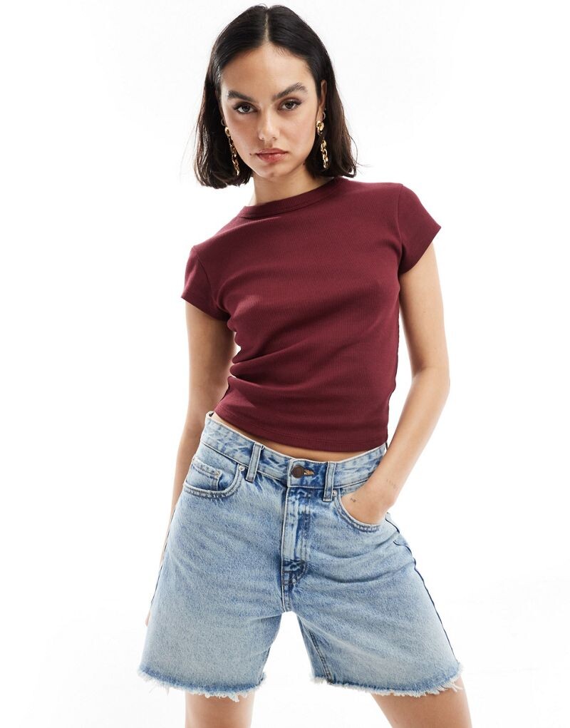 

Укороченный топ в рубчик с короткими рукавами ASOS DESIGN цвета жженого шоколада