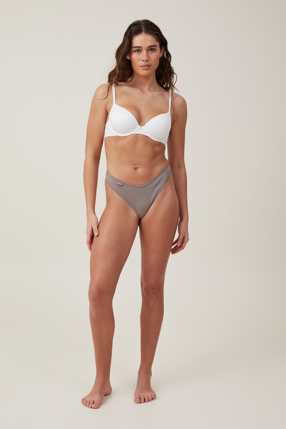 

Стринги в рубчик из органического хлопка Cotton On Body