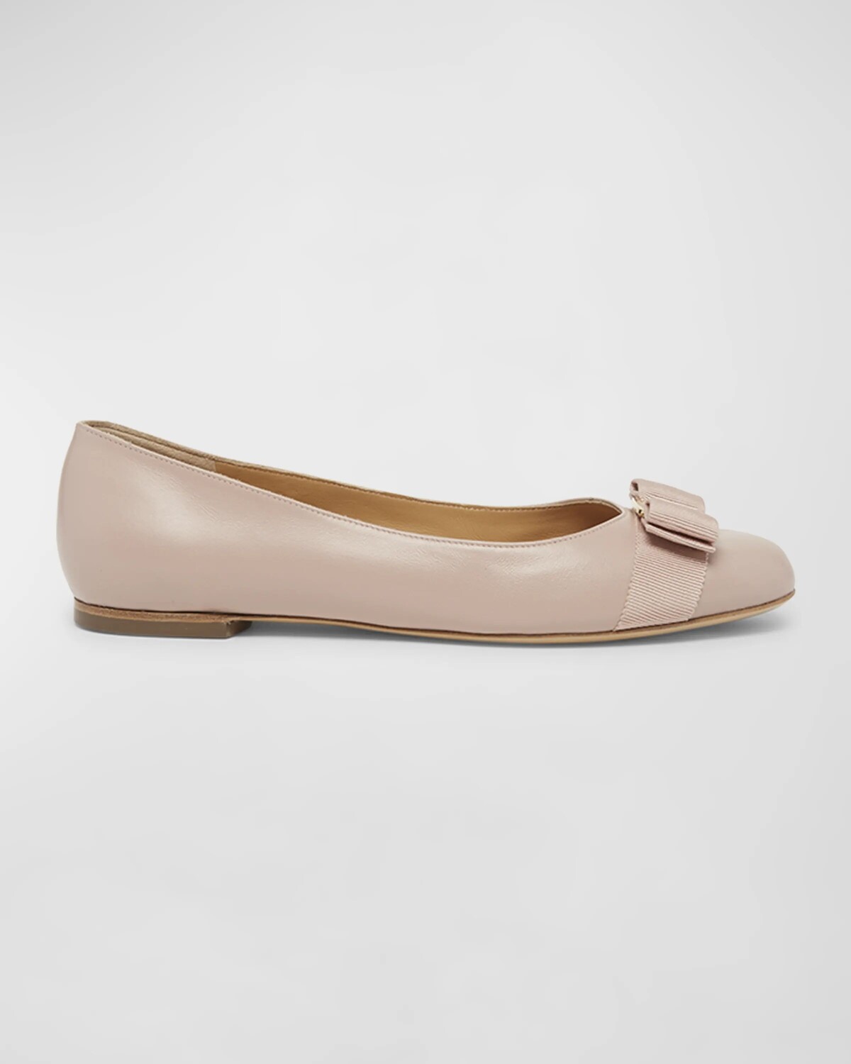 

Кожаные балетки Varina с бантом Ferragamo, цвет Rose