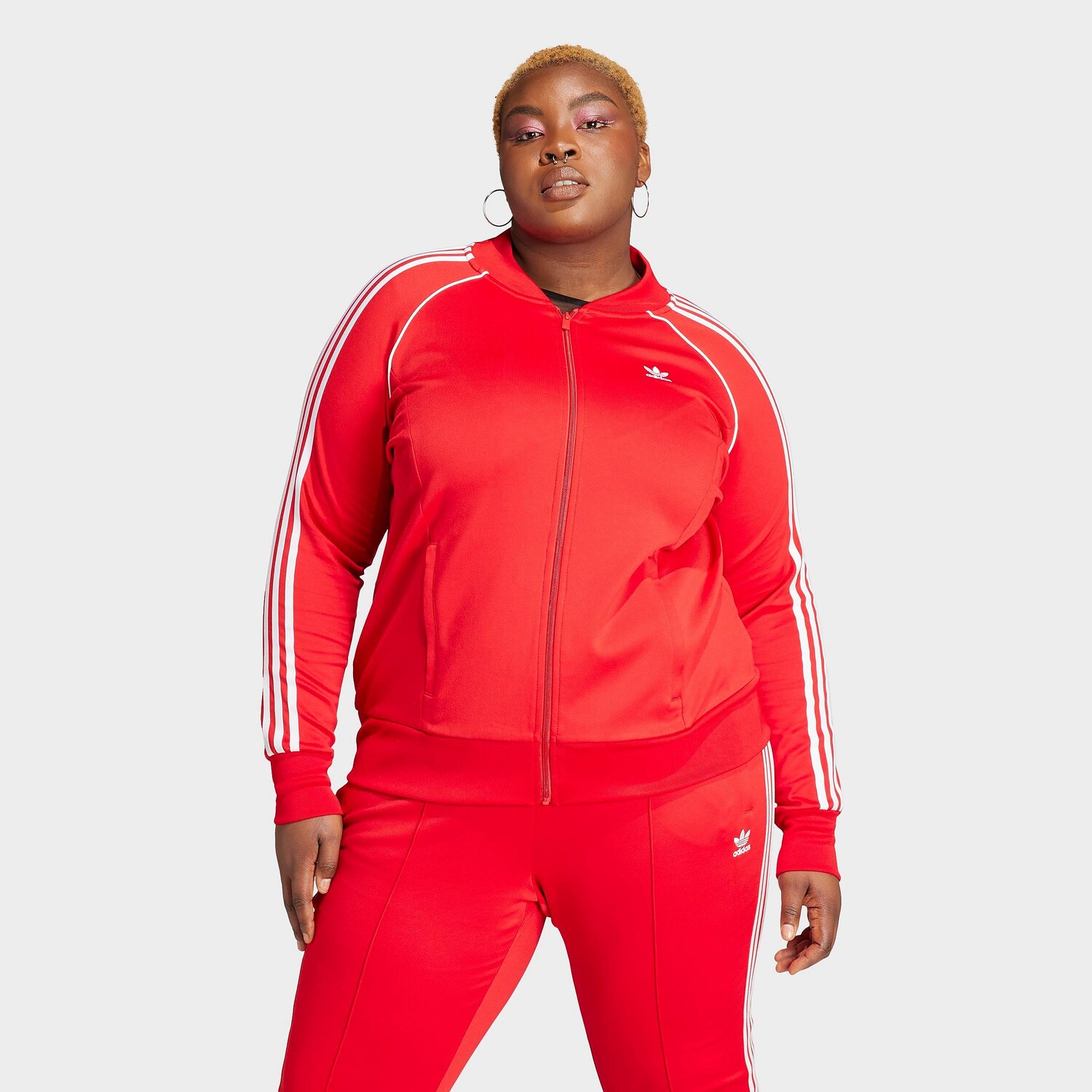 

Женская спортивная футболка adidas adicolor Classics Superstar (большие размеры), красный