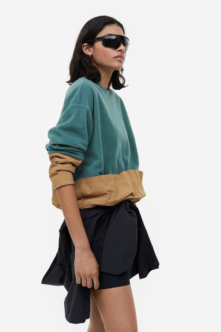 

Флисовый свитер с карманом H&M