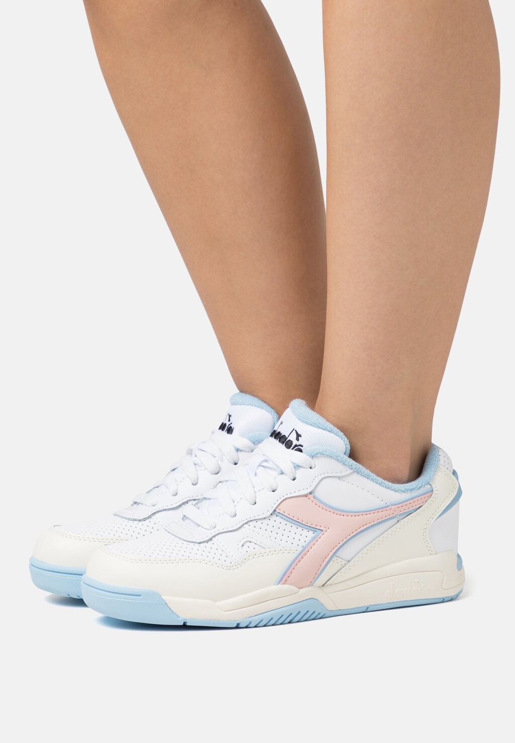 

Кроссовки Diadora