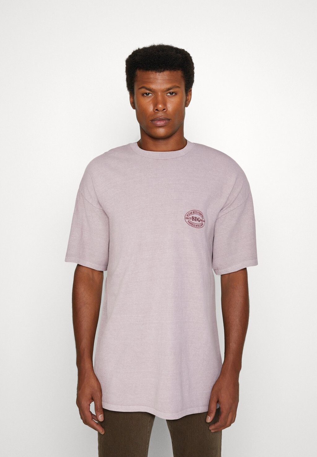 

Базовая футболка WORKWEAR CREST TEE UNISEX BDG Urban Outfitters, темно-фиолетовый