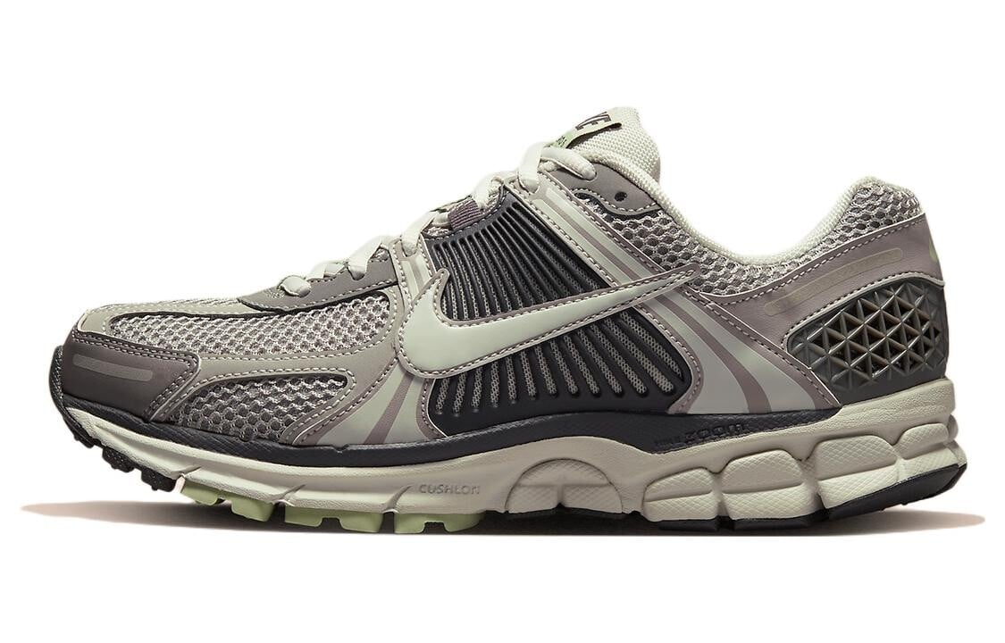 

Оловянные кроссовки Nike Zoom Vomero 5 Cobblestone Flat (W)