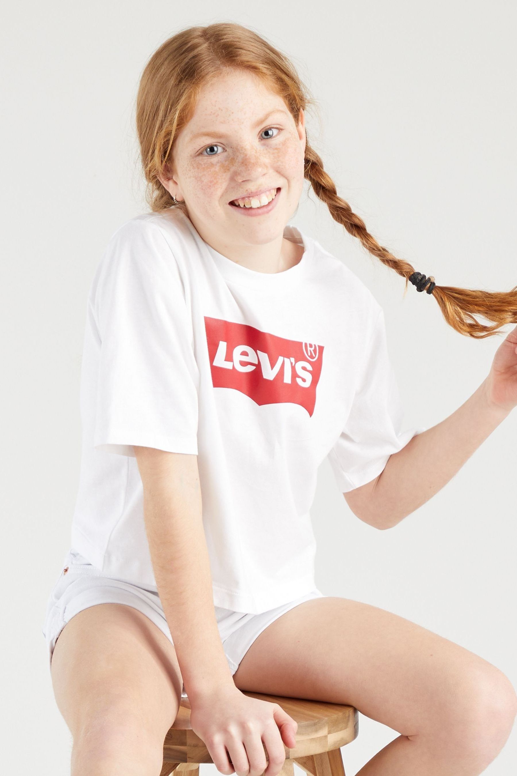 

Короткая футболка с широкими рукавами с логотипом Levi's, белый