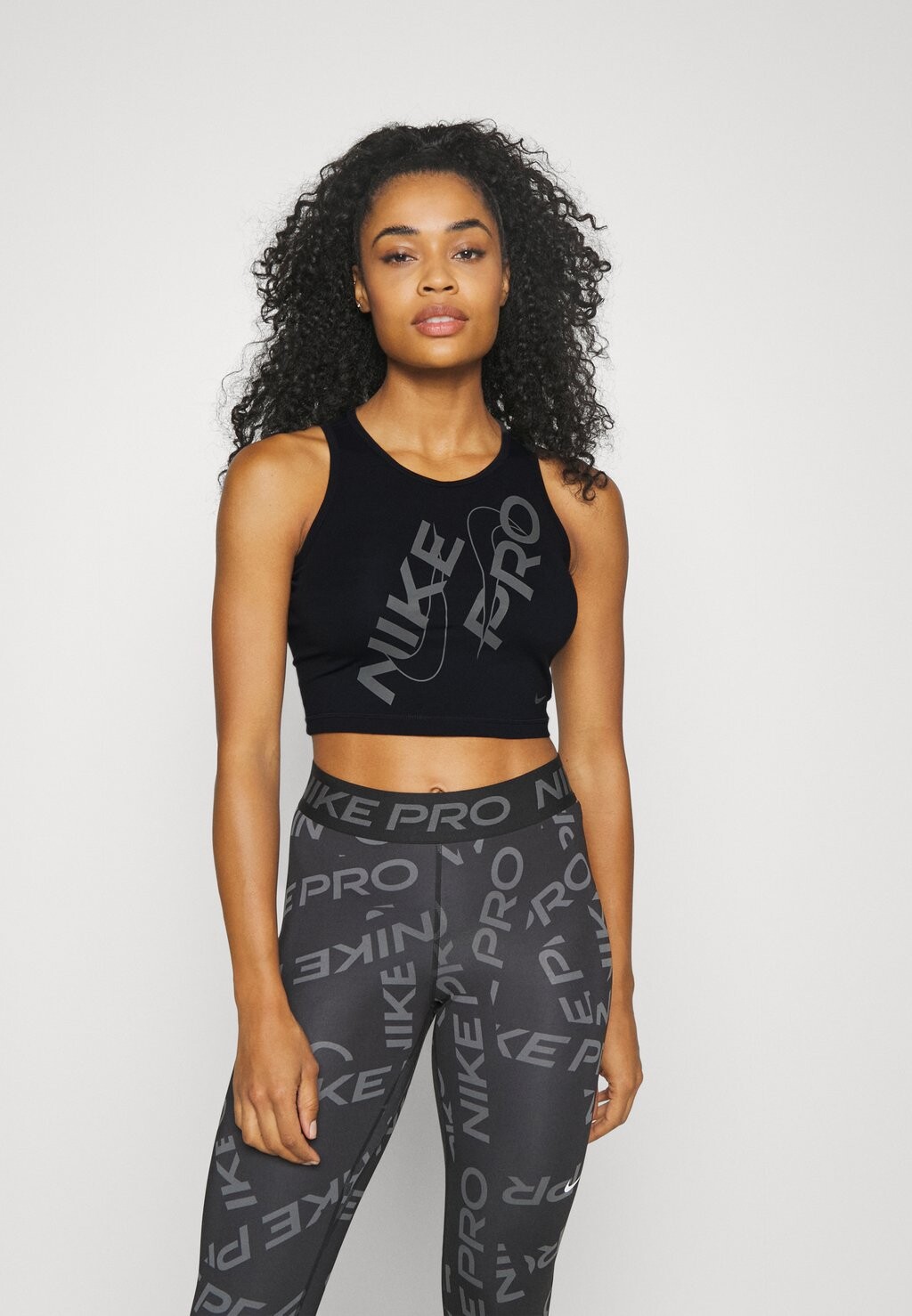 

Топ Nike