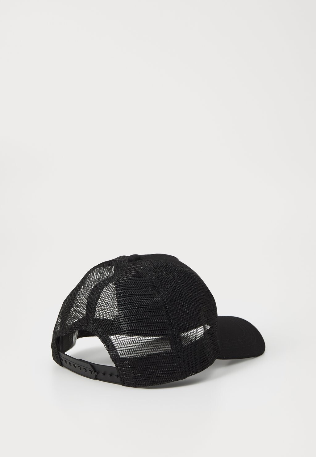 

Бейсболка SNAP BACK TRUCKER CAP UNISEX Lyle & Scott, черный