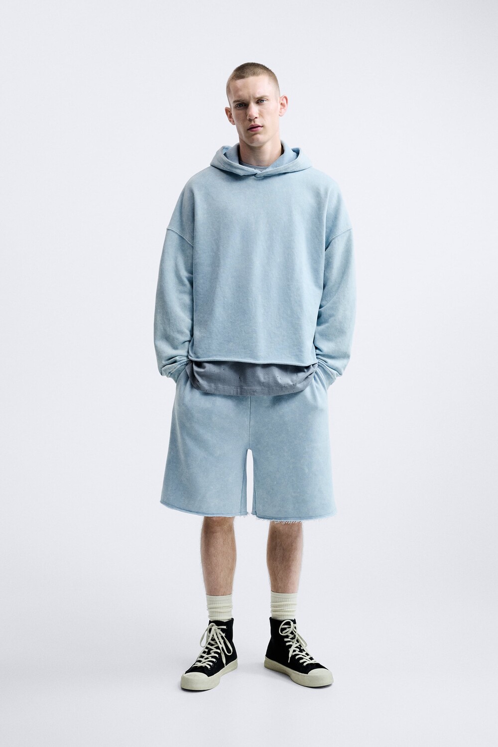 

Потерянная худи Zara, синий/белый