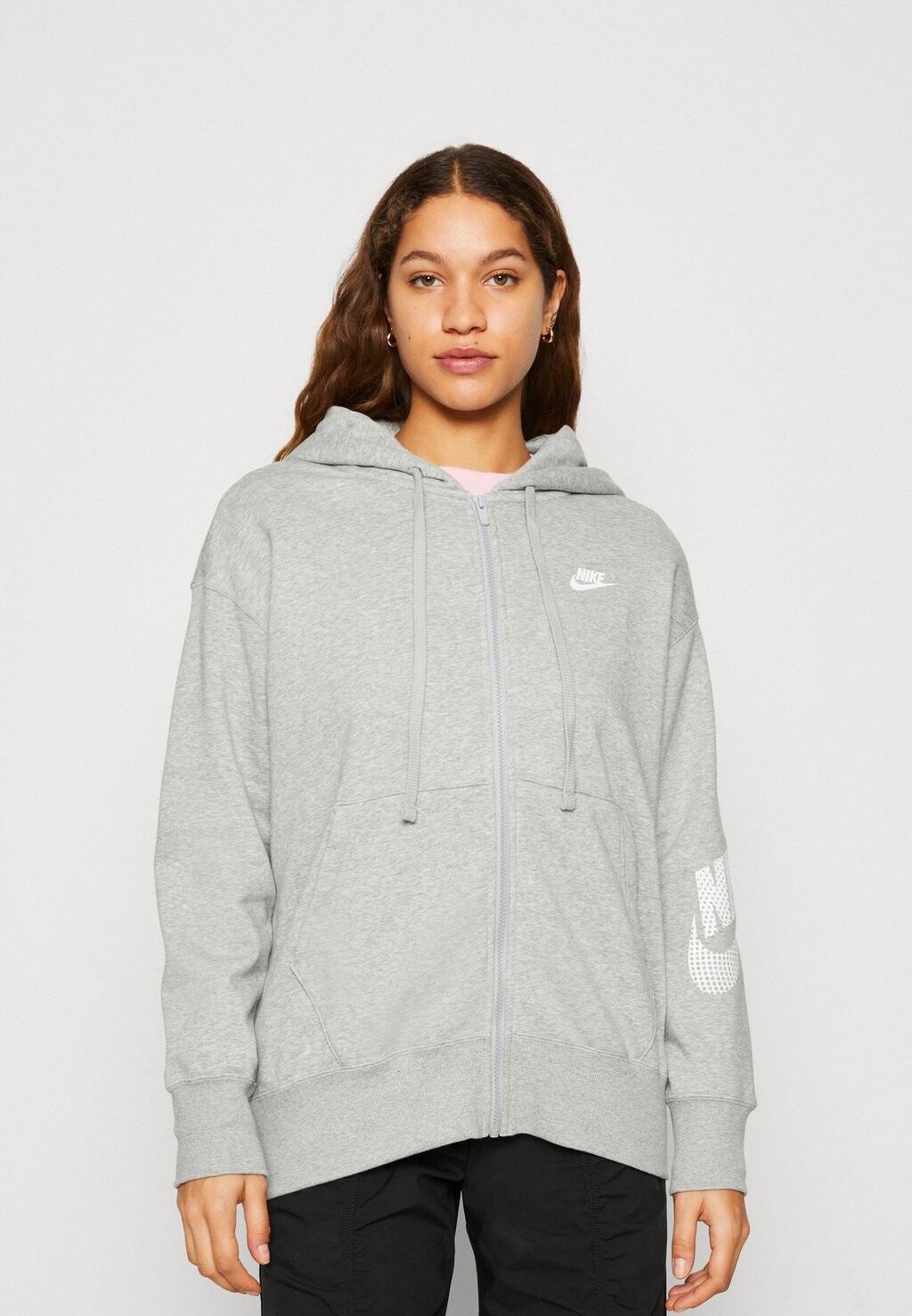 

Толстовка на молнии Nike