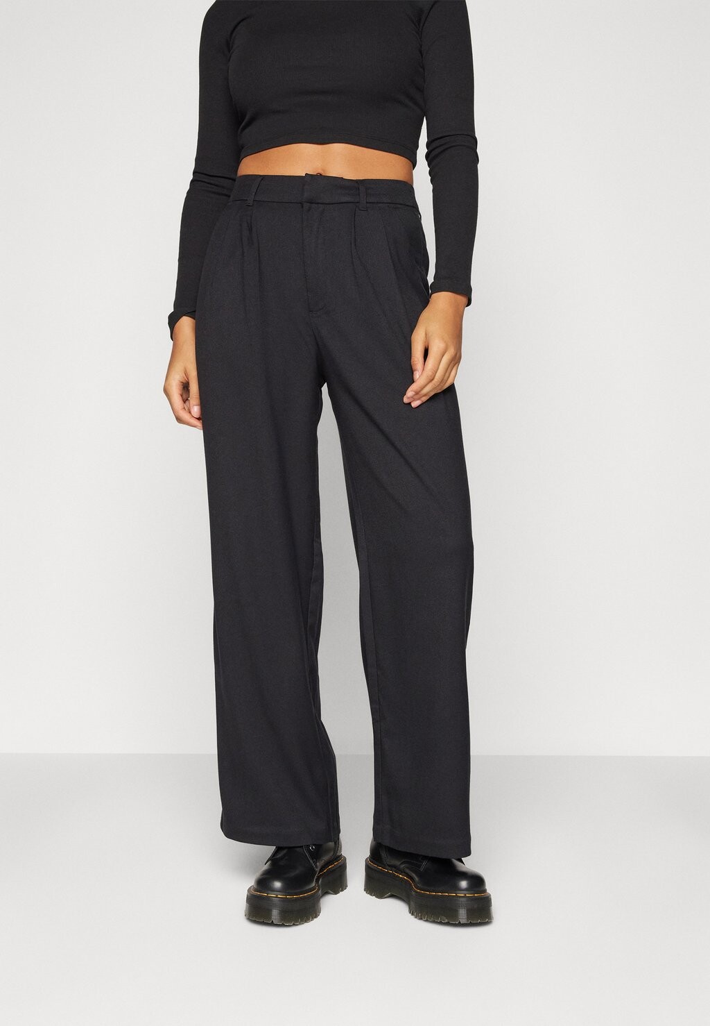 

Брюки Tailored Wide Leg Hollister Co., черный