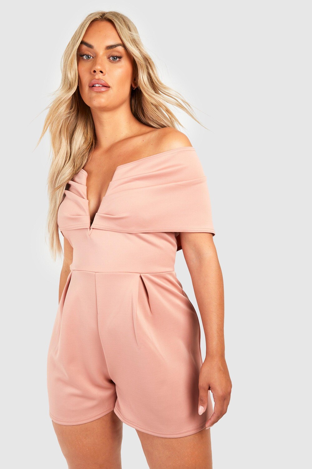 

Комбинезон с открытыми плечами plus scuba Boohoo, румяна