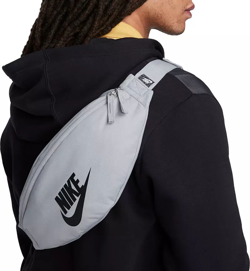 Поясная сумка Nike унисекс Heritage (3L)
