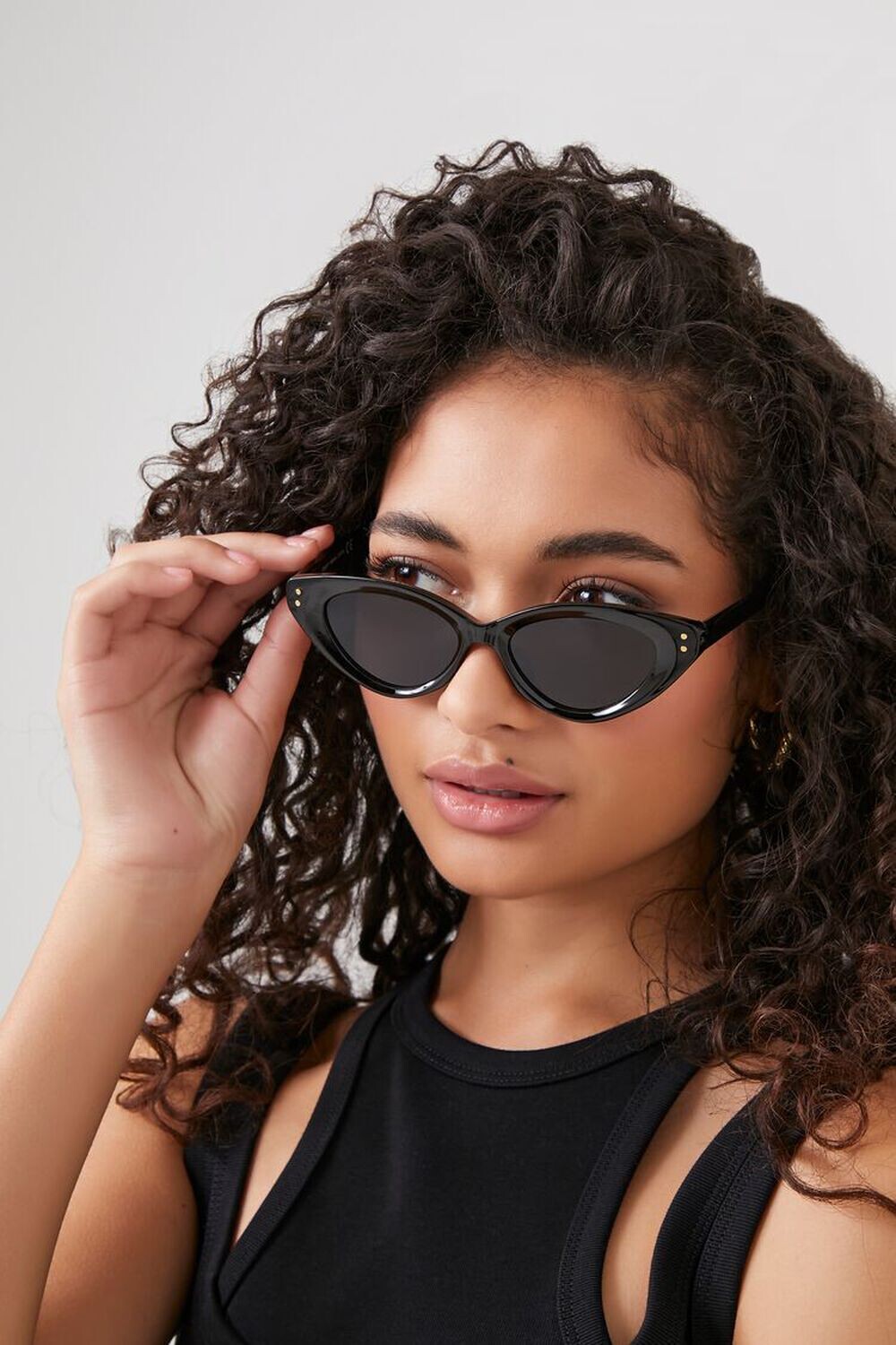 

Затемненные солнцезащитные очки кошачий глаз Forever 21, черный