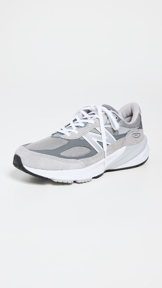 

Кроссовки New Balance 990v6, серый