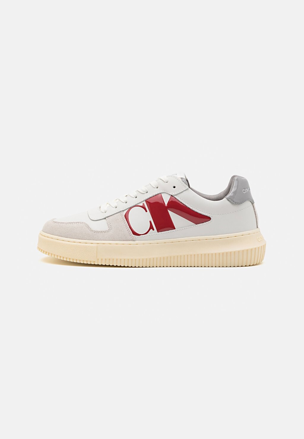 

Низкие кроссовки Chunky Cupsole Calvin Klein Jeans, цвет bright white/creamy white/garnet