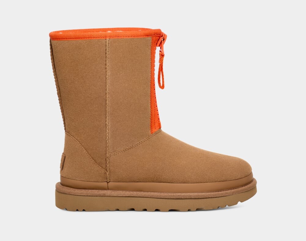 

Угги Classic Short Zipper Tape Logo UGG, коричневый