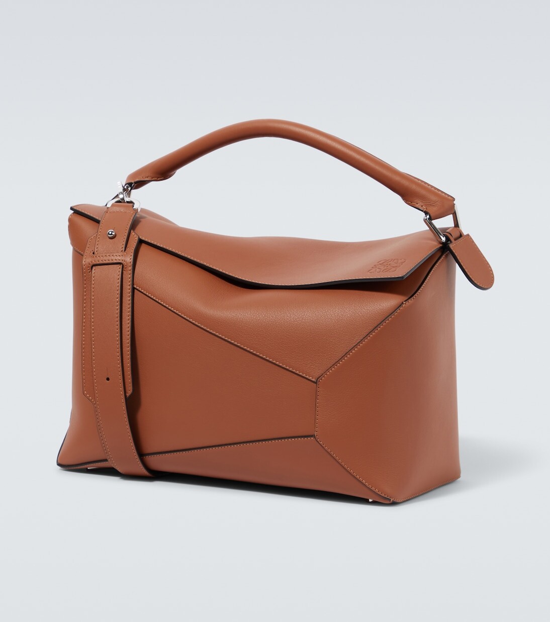 

Большая кожаная сумка через плечо puzzle Loewe, коричневый